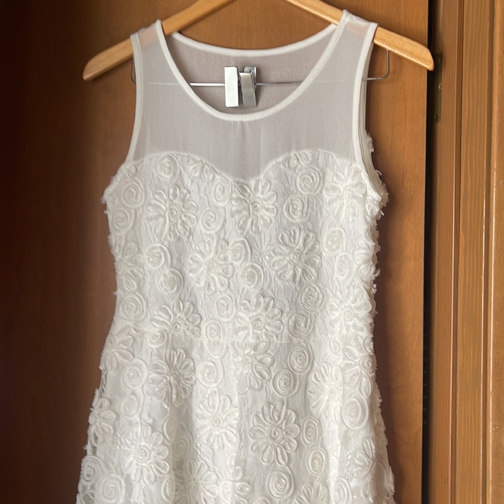 White Floral Dress - Picture 2 of 8
